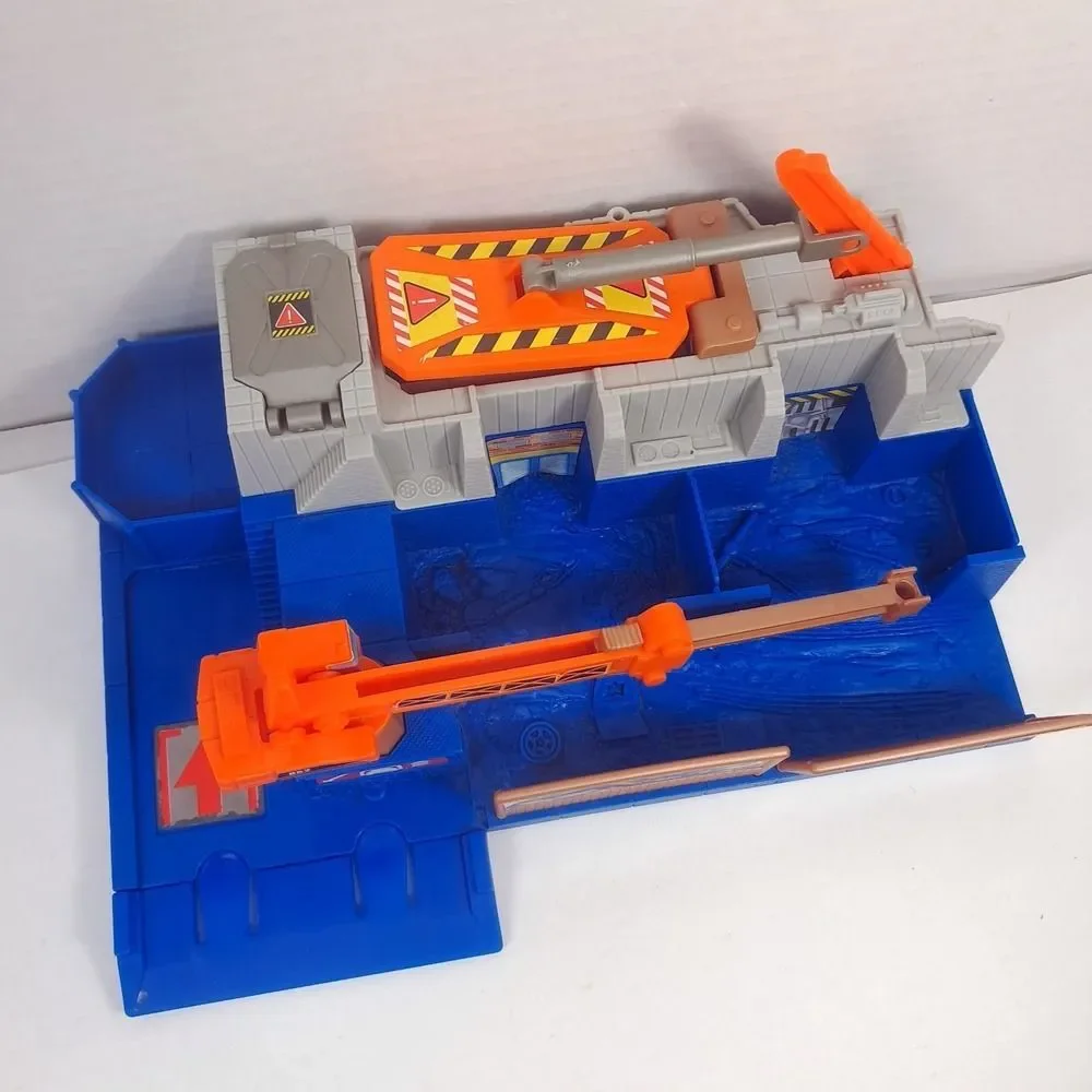 Hot Wheels Car Crusher Action Playset H9575 1998 track junkyard Vintage PARTS